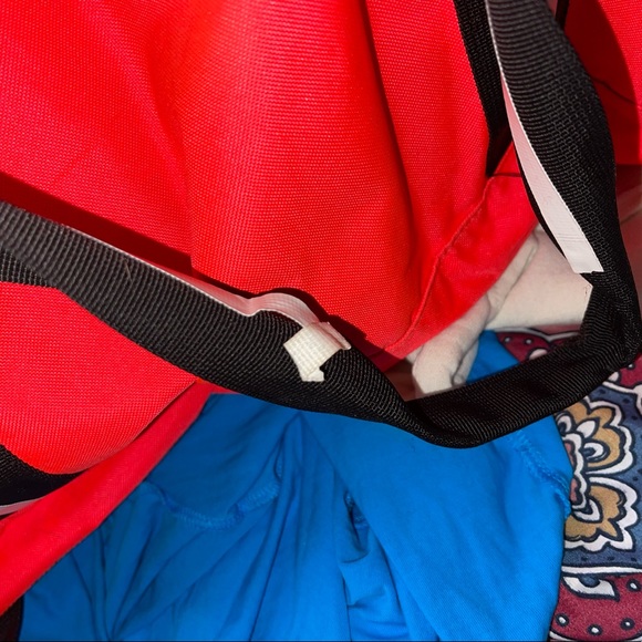 Pink duffel bag. - Picture 2 of 3